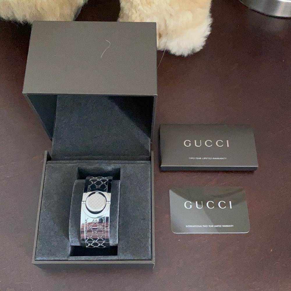 Gucci Twirl Watch